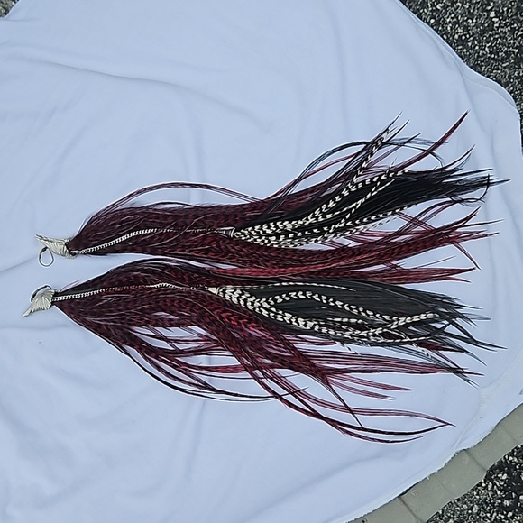 NATURAL VARIANT GRIZZLY ROOSTER FEATHER EARRING 11-14INCH RED-WHITE-BLACK - Picture 1 of 8